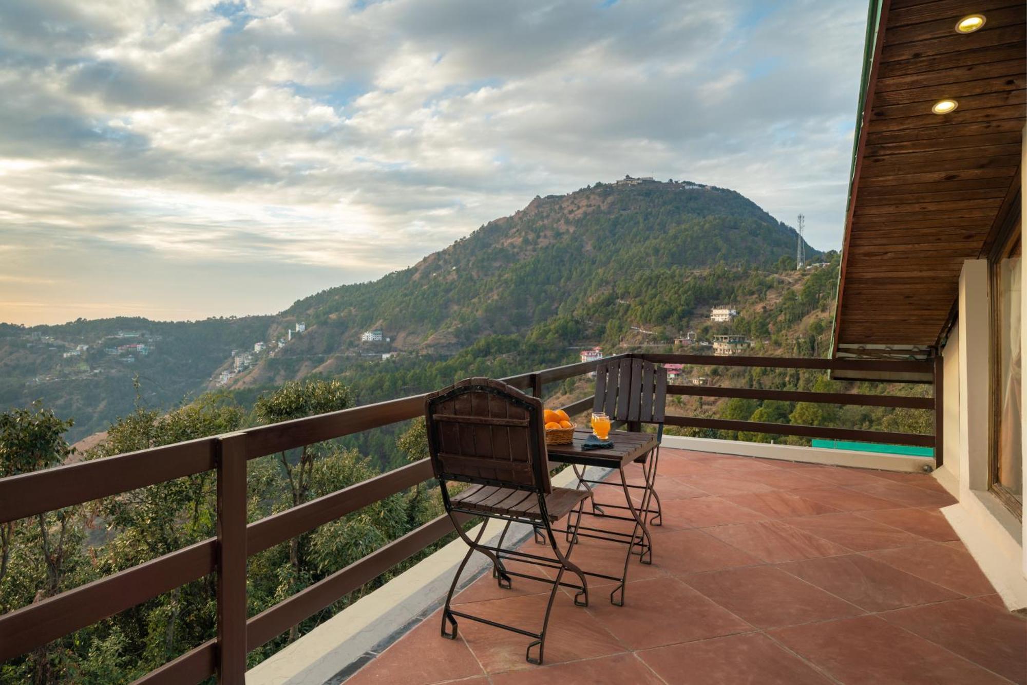 Woodsmoke Retreat Hotell Shimla Exteriör bild