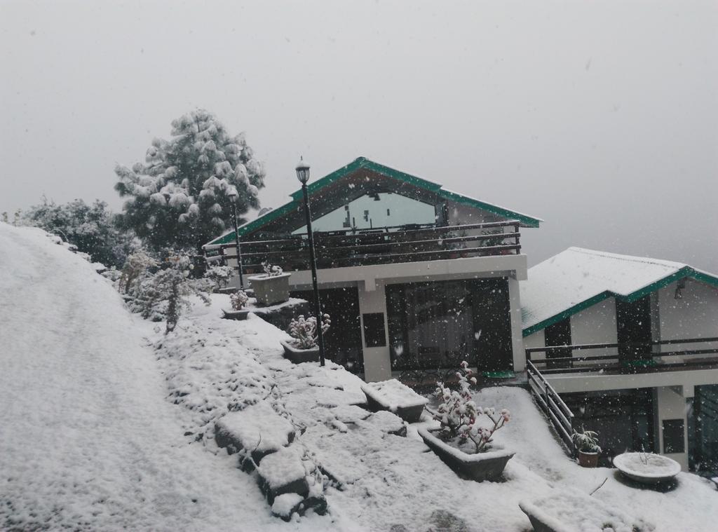 Woodsmoke Retreat Hotell Shimla Exteriör bild